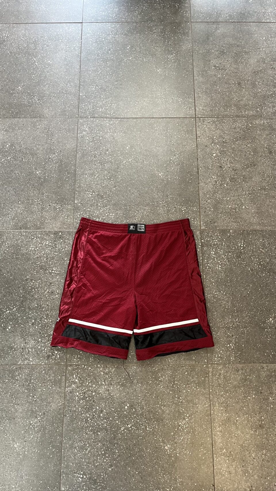 Vintage Red & Black Starter Shorts - 28 - 40 - Extra Large