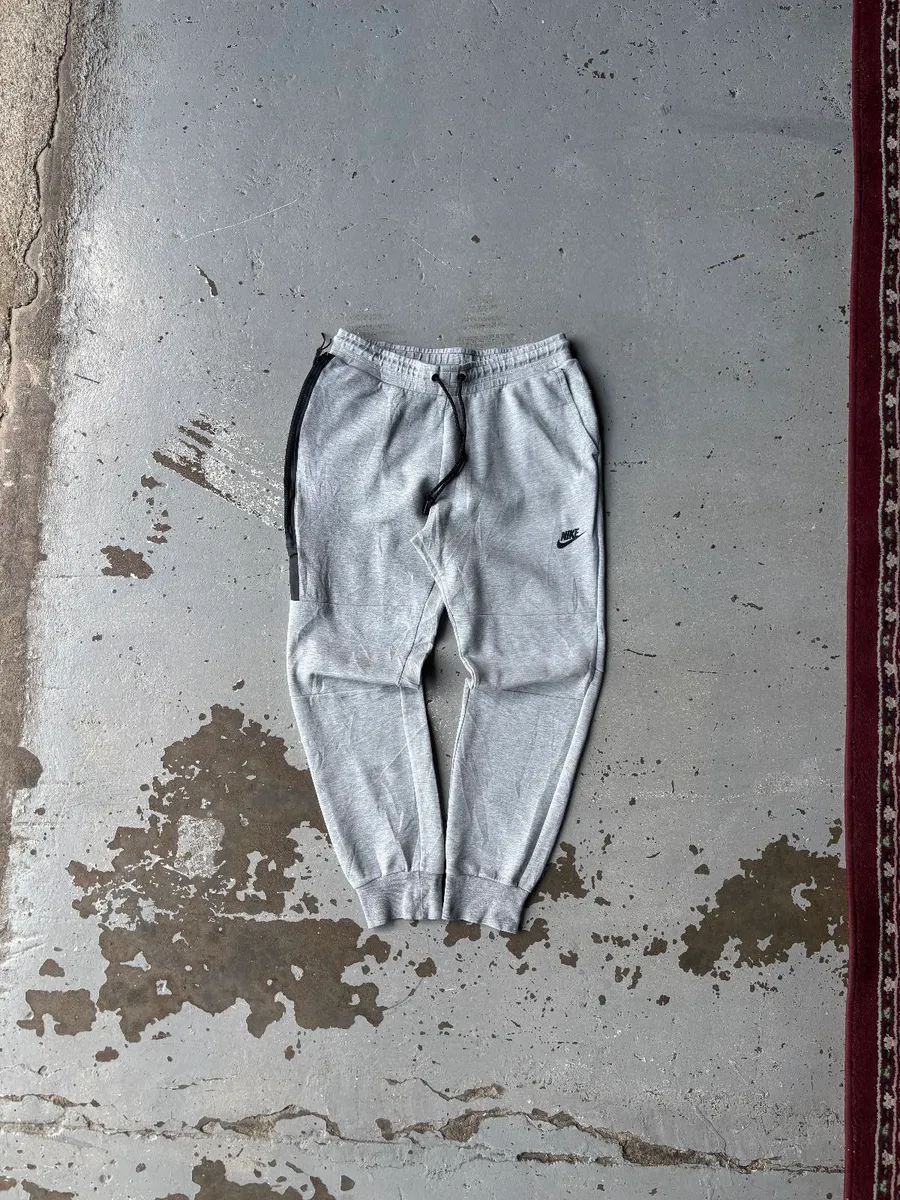 Light Grey Nike Sportswear Tech Fleece Men's Joggers - Medium