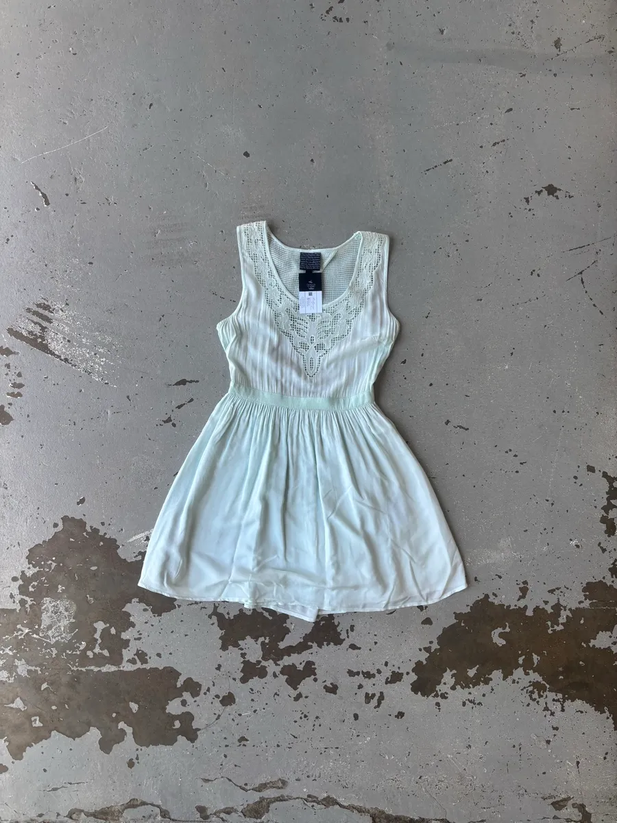 Pale Teal Sleeveless Knee-Length Alice in the Eve Dress - 8